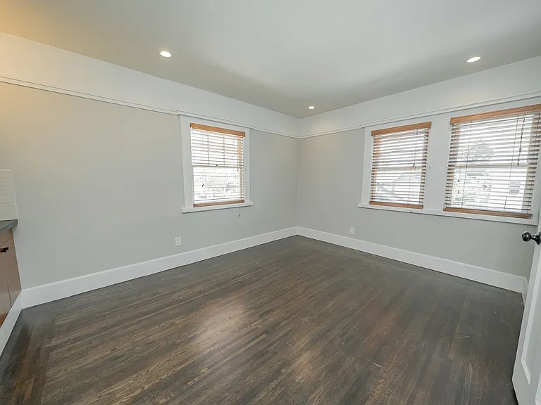 2209 Cedar Street — Photo 15