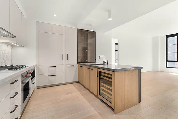 Rented by Compass | media 44