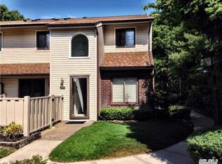 1016 Skyline Dr, Coram, NY 11727