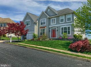 29 Hunters Hill Dr, Morgantown, PA 19543