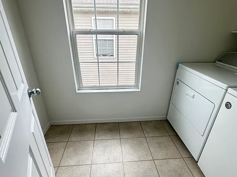 1108 Emma Ct — Photo 11