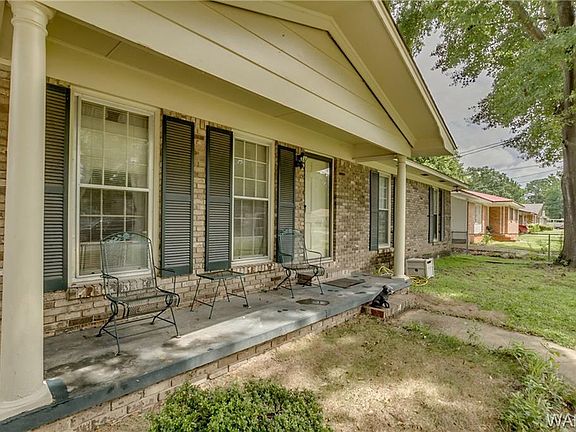 2nd image of 552 Highland Oaks Dr
