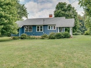 1698 Brodhead Rd, Coraopolis, PA 15108