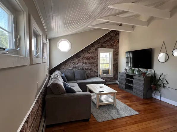 267 Merrimac St #3, Newburyport, MA 01950