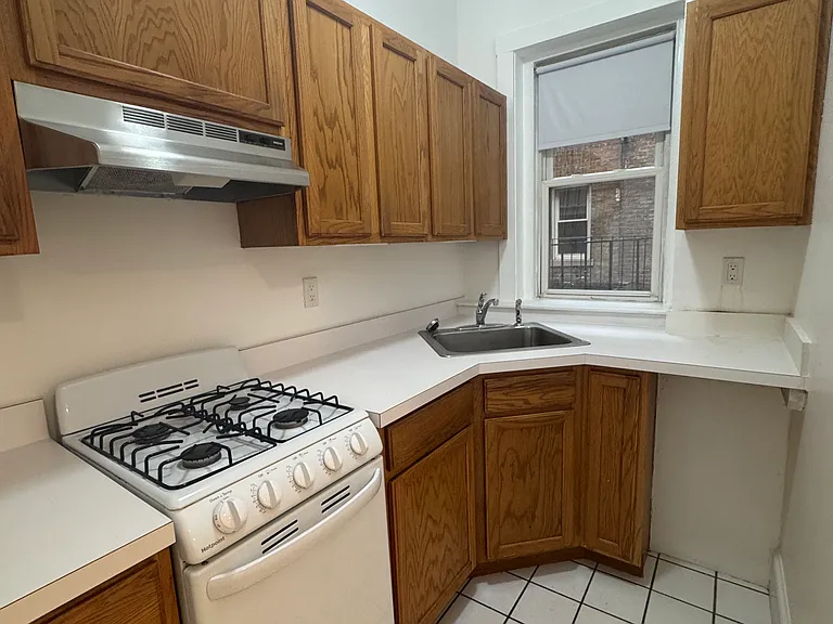 1183 Commonwealth Ave — Photo 7