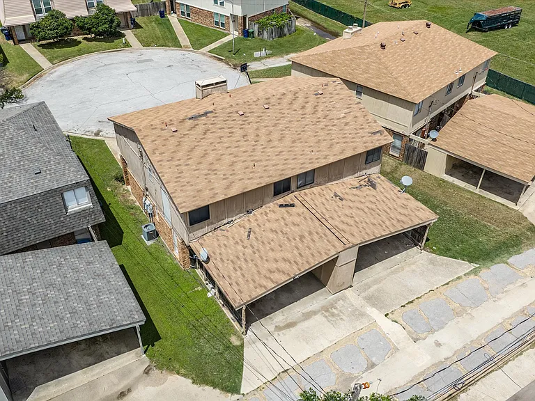 2207 Chase Ct — Photo 32