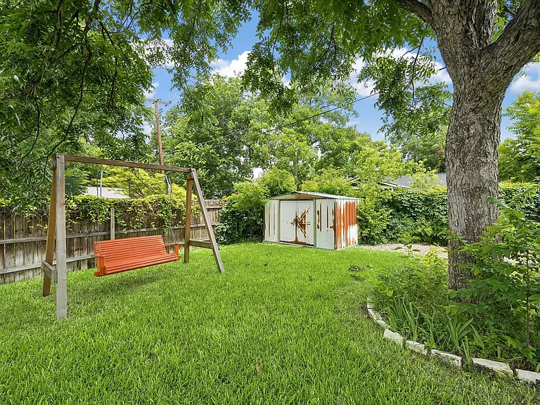 1902 Wooten Dr — Photo 20