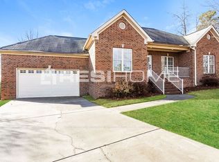 1438 Heather Ln, Alabaster, AL 35007