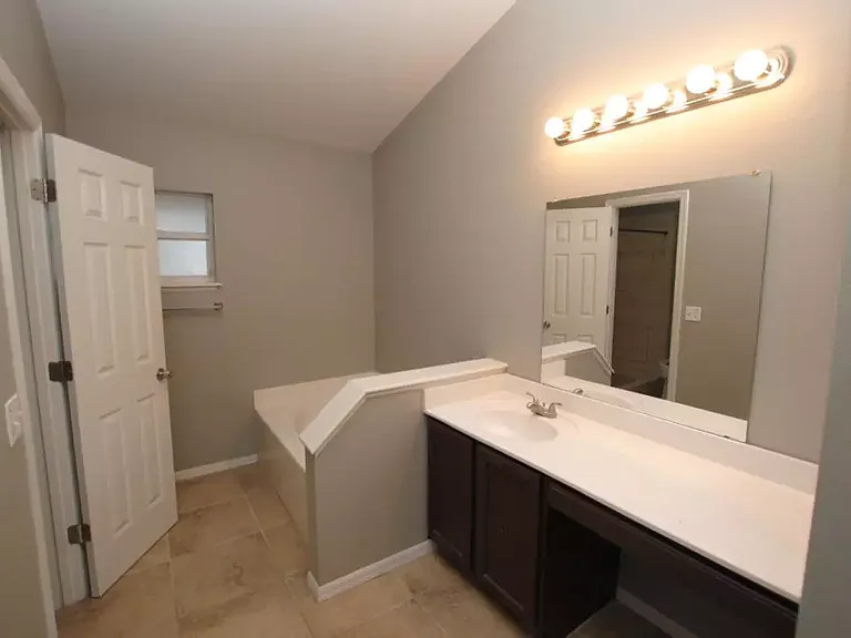 11382 Aston Hall Dr S — Photo 17