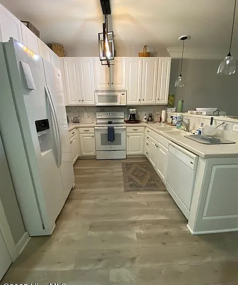240 Woodlands Way #17 — Photo 4