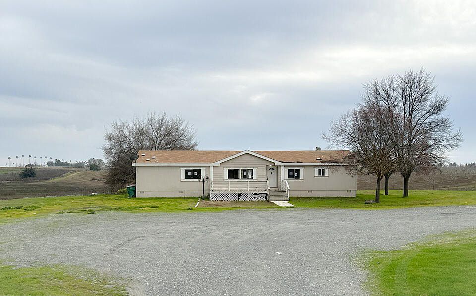 1st image of 23857 Avenue 104