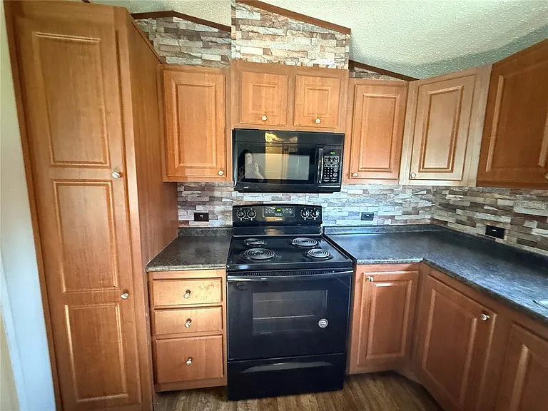 1414 Eva Ave — Photo 10