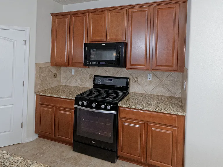 817 Palo Alto Dr NE — Photo 6