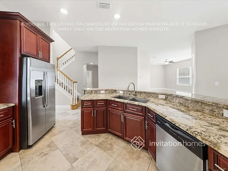 9761 Oak Crest Rd — Photo 11