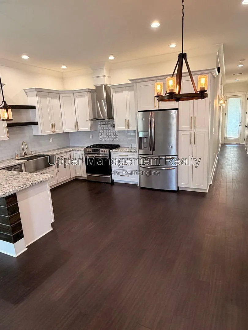 4 bed, 4.0 bath, 1970 sqft, $3,000 — Photo 4