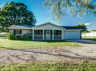 1826 W Spring Valley Rd, Hewitt, TX 76643