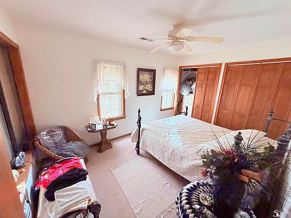 4th image of 320 Lloyd Ln