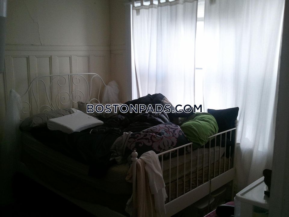 2nd image of 447 Park Dr #3BA