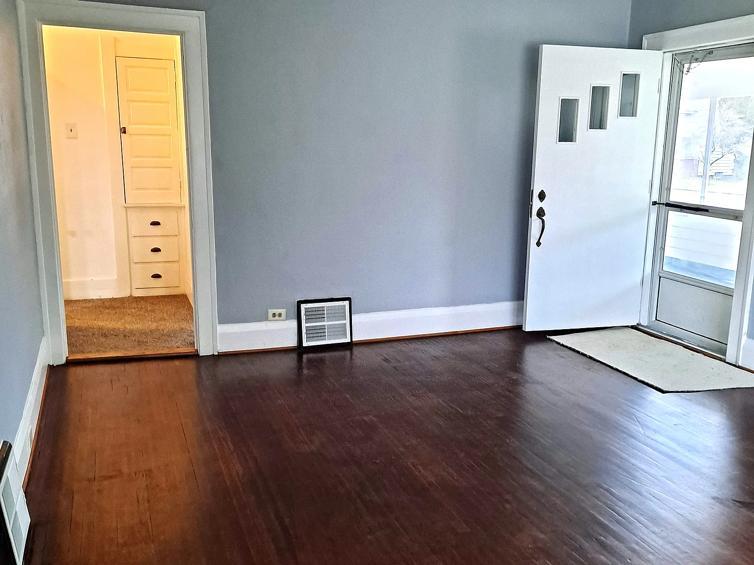 2 bed, 811 sqft, $1,075 — Photo 2