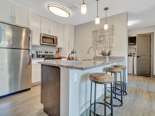 350 Clarks Pond Pkwy #4-404