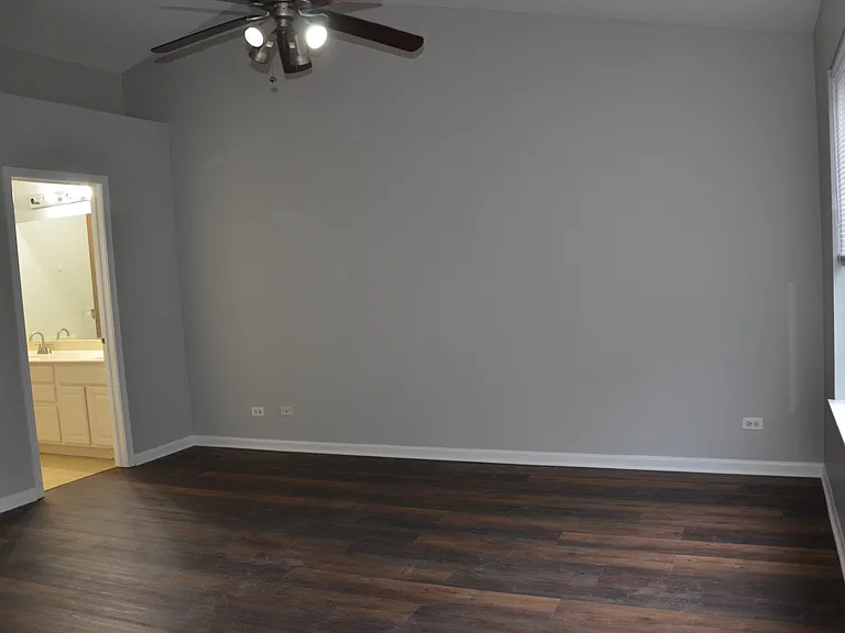 654 Lincoln Station Dr — Photo 11