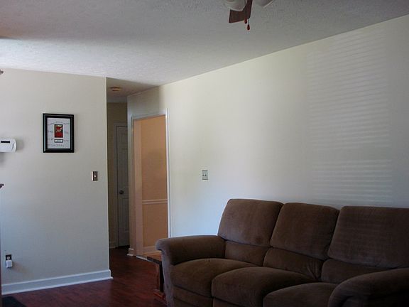 3rd image of 184 Lamont Dr