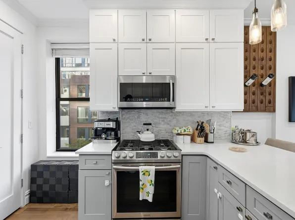 453 West 54th Street image 3 of 16