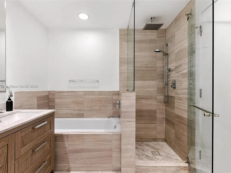 360 Ocean Dr #305S — Photo 14