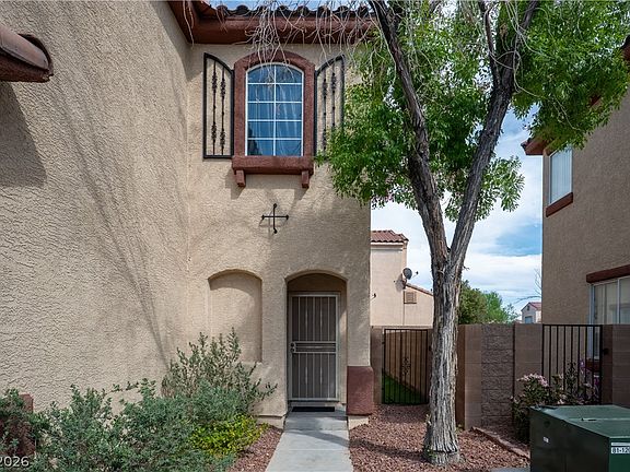 2nd image of 10876 Avenzano St