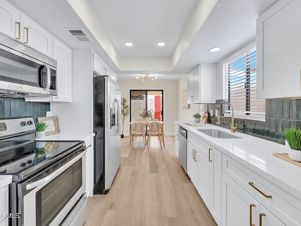 1st image of 1016 E CHARLESTON Avenue