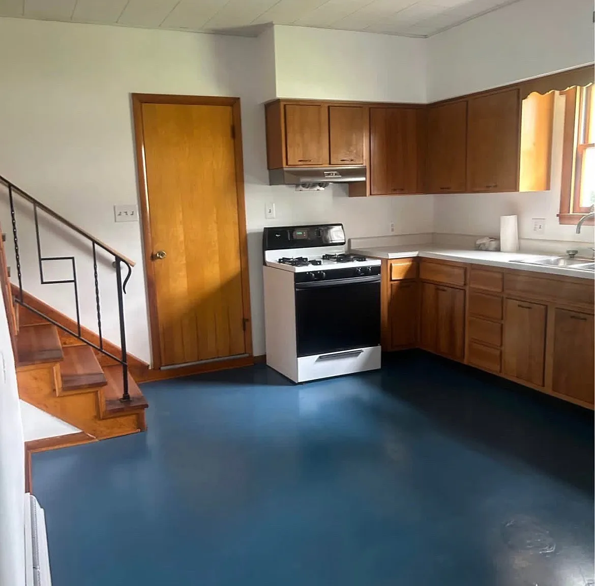 3 bed, 1584 sqft, $1,200 — Photo 1