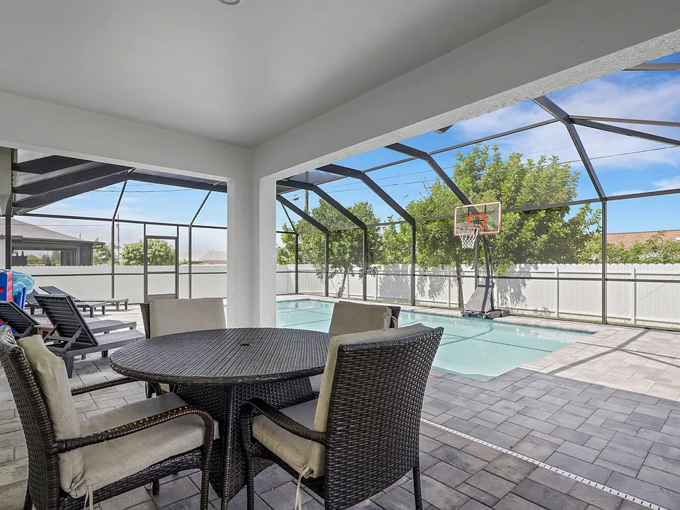 2122 NE 7th Ave #4BEDS