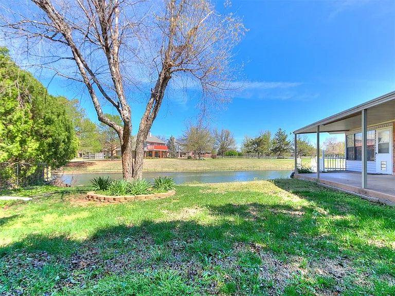 7317 Louisburg Dr — Photo 13