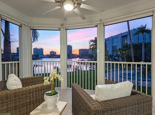 400 Park Shore Dr APT 200, Naples, FL 34103