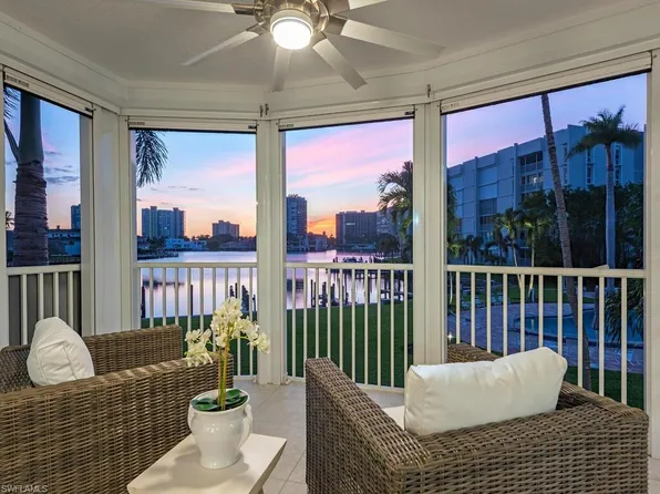 400 Park Shore DR #200, NAPLES, FL 34103