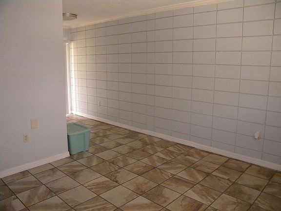 4th image of 1031 Royal Palm Ave Floor 3
