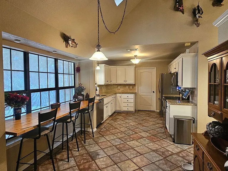 700 Racquet Ct — Photo 6