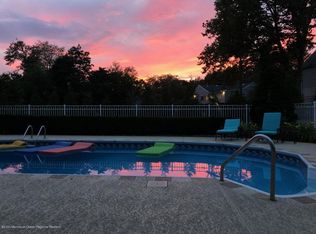 555 Oak Hill Rd, Middletown, NJ 07748