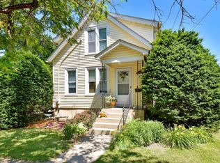 711 McKee St, Batavia, IL
