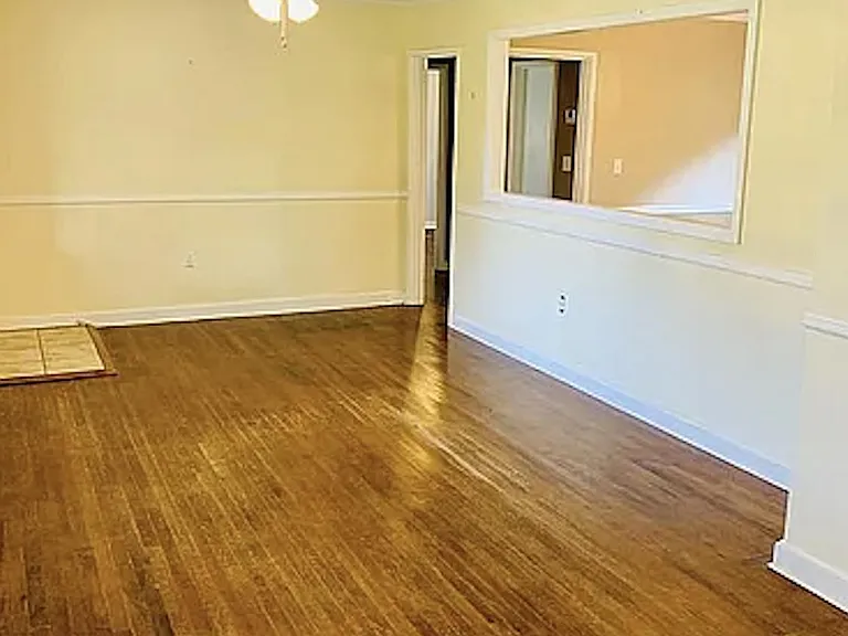 713 Myrtle St — Photo 2