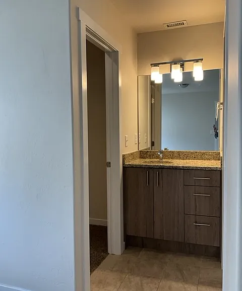 728 Oak St — Photo 15