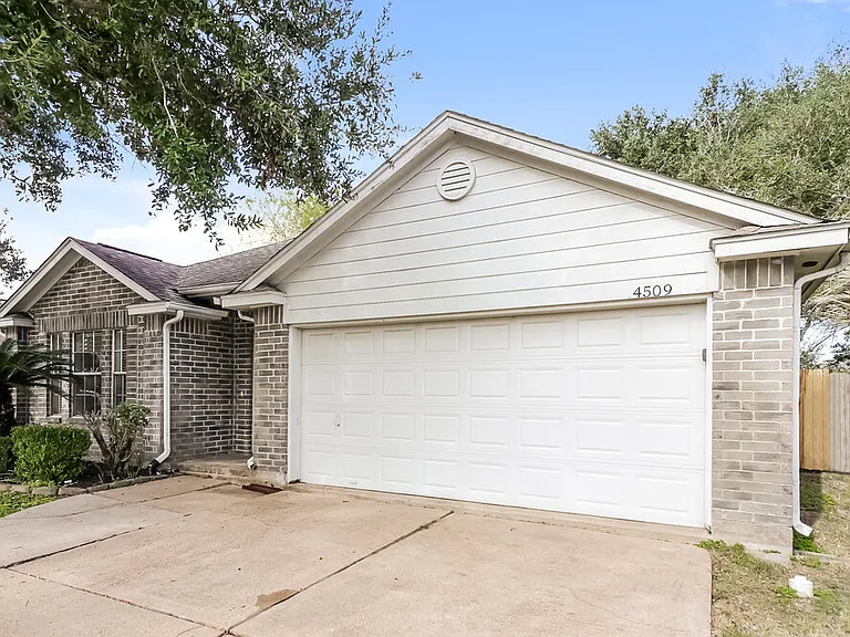 4509 Fox Run St — Photo 3