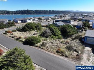 1901 NW Beachview Dr, Waldport, OR 97394