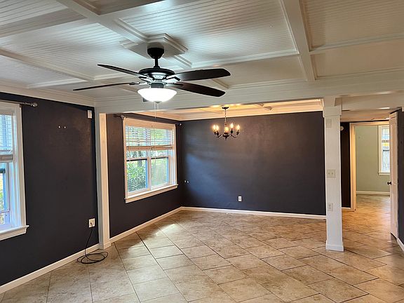 4th image of 16 Bay Dr NE