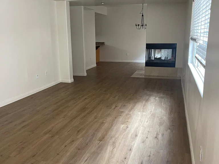 3953 Riviera Dr — Photo 17