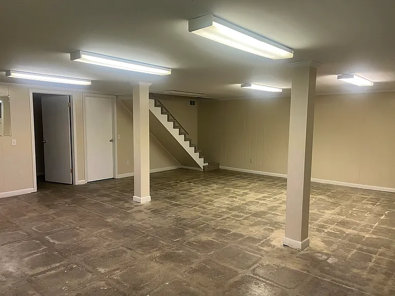 1714 Brentwood Dr — Photo 32