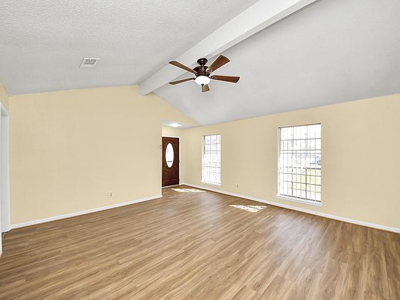 5th image of 8105 Lanham Ln