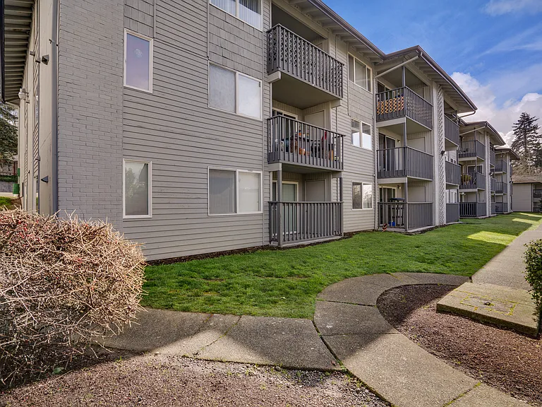 Park Ridge Apartments — Photo 19