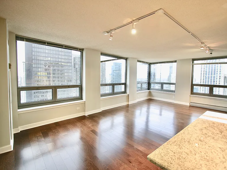 440 N Wabash Ave #4805 — Photo 1