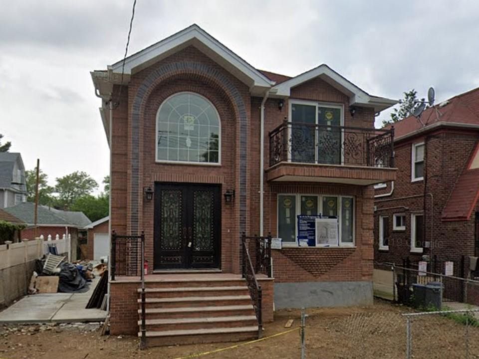 2nd image of 40-44 196th St